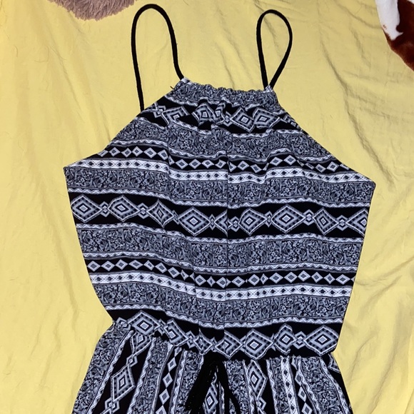 Beach vibe sleeveless jumpsuit - Picture 3 of 3
